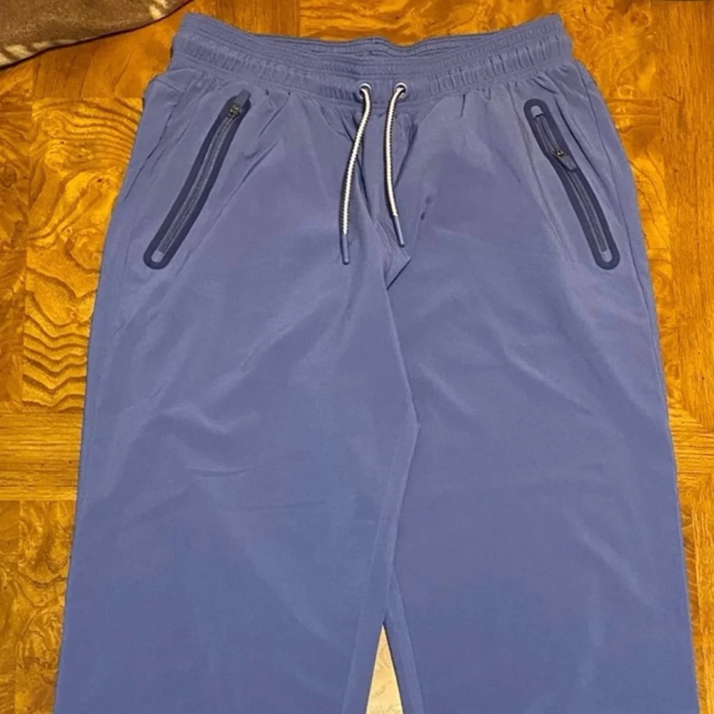 Flowery Athleta capris pants